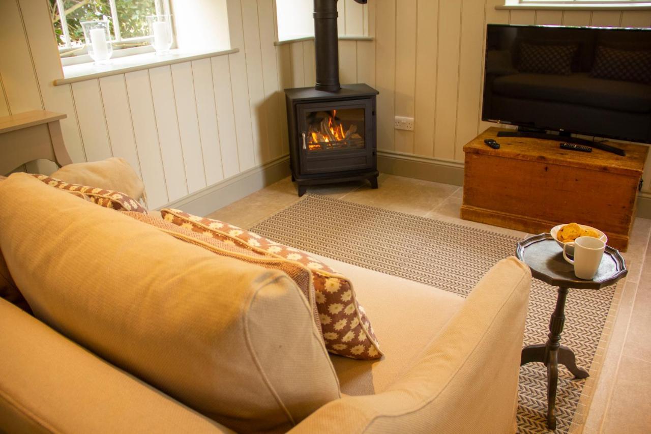 The Potting Shed, 5* Luxury Escape Cirencester Dış mekan fotoğraf